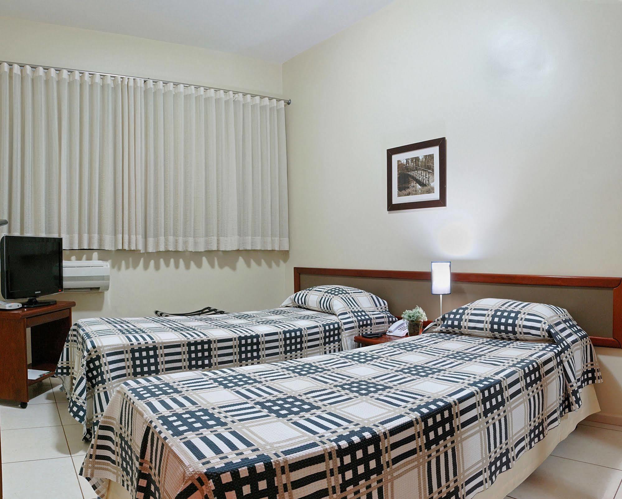 Hotel Flat Bassano Vaccarini Рибейран-Прету Экстерьер фото
